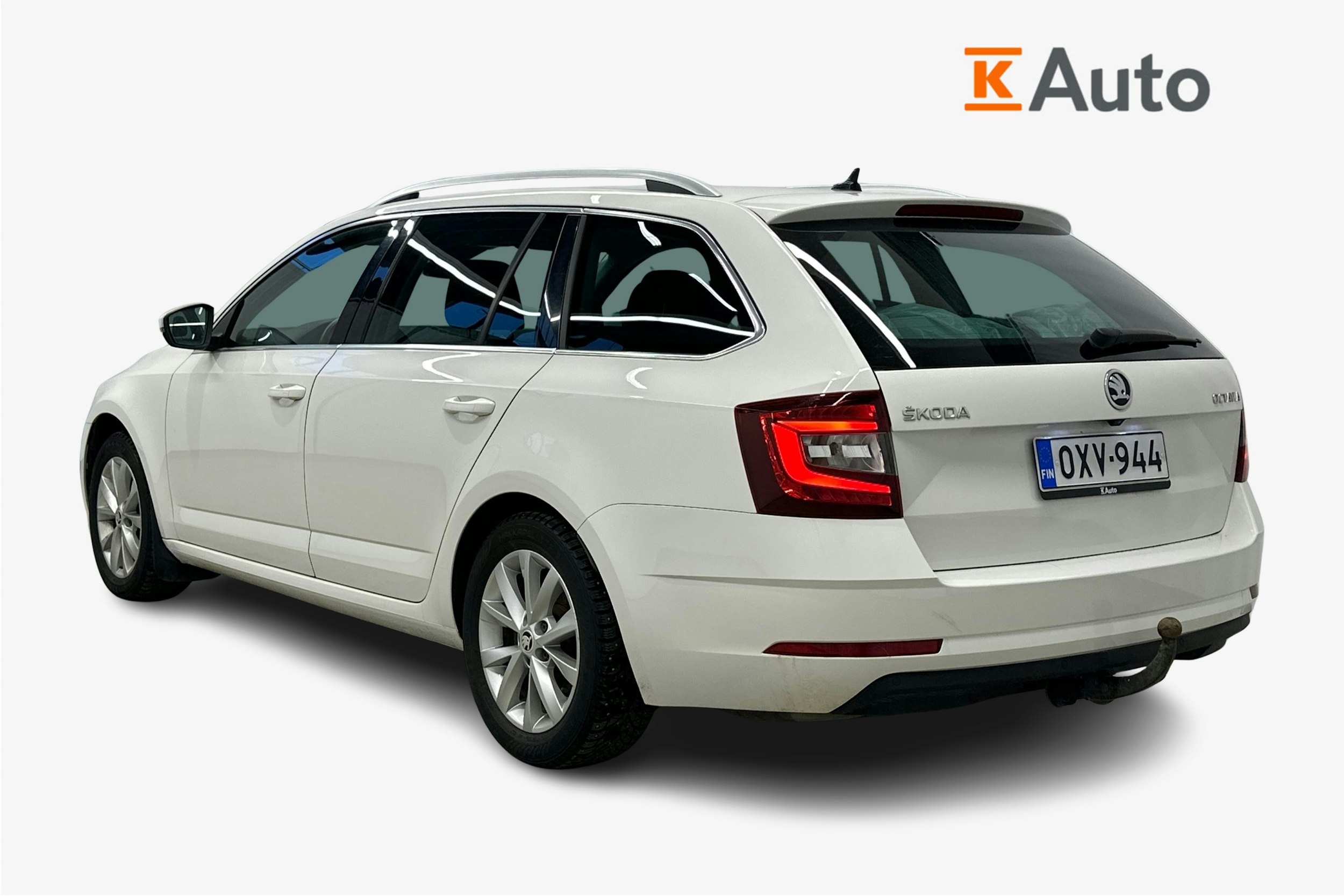 valkoinen Skoda Octavia 2020 kuva 2.