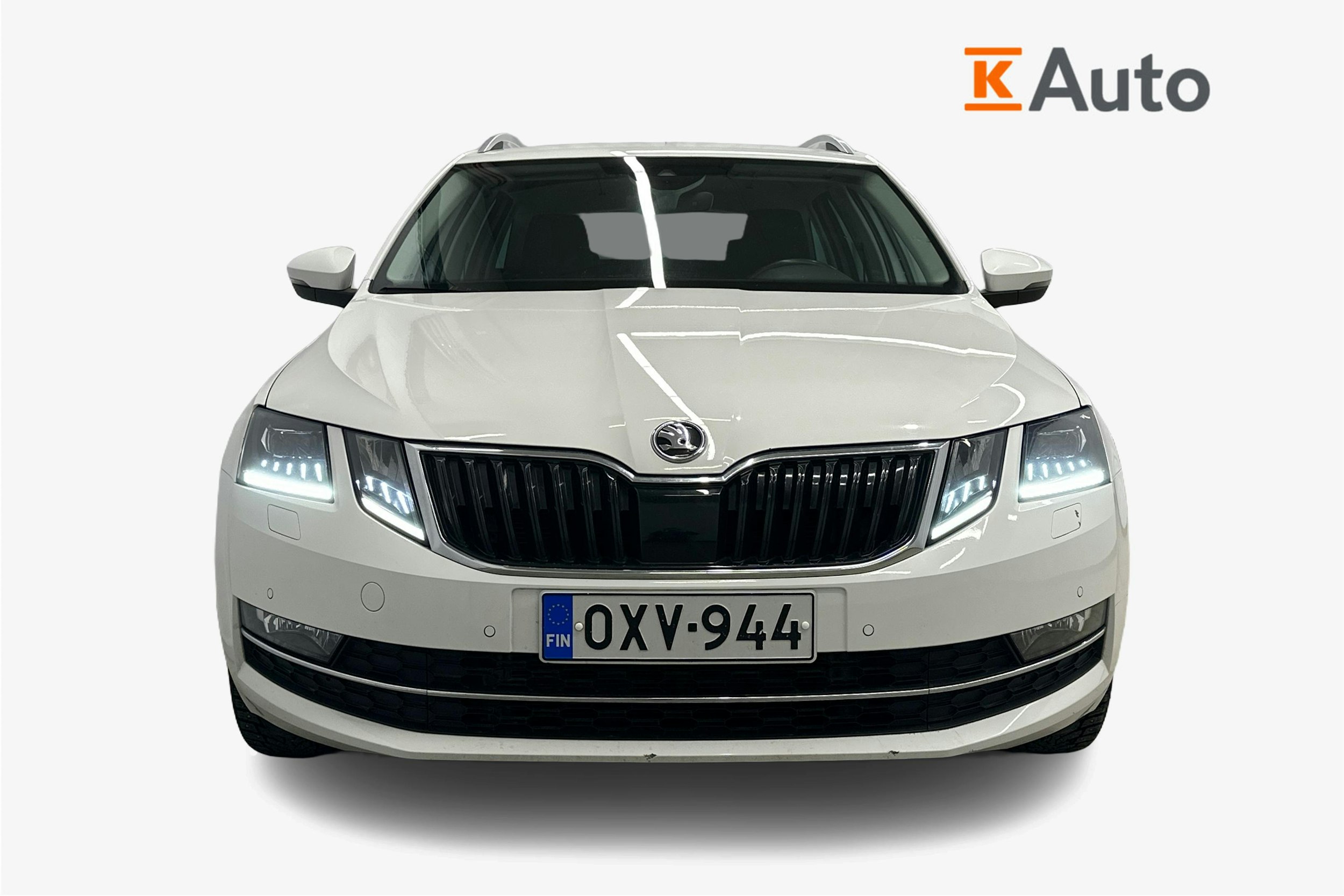 valkoinen Skoda Octavia 2020 kuva 5.