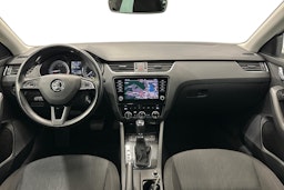 valkoinen Skoda Octavia 2020 kuva 9.