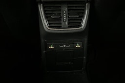 valkoinen Skoda Octavia 2020 kuva 10.