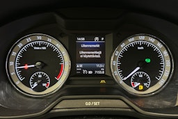 valkoinen Skoda Octavia 2020 kuva 20.