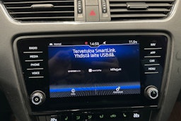 valkoinen Skoda Octavia 2020 kuva 24.