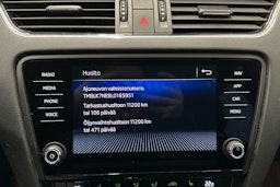 valkoinen Skoda Octavia 2020 kuva 25.