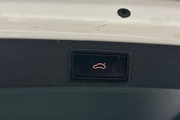 valkoinen Skoda Octavia 2020 kuva 30.