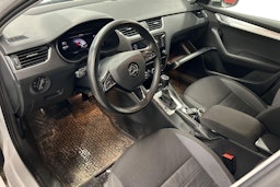 valkoinen Skoda Octavia 2020 kuva 3.