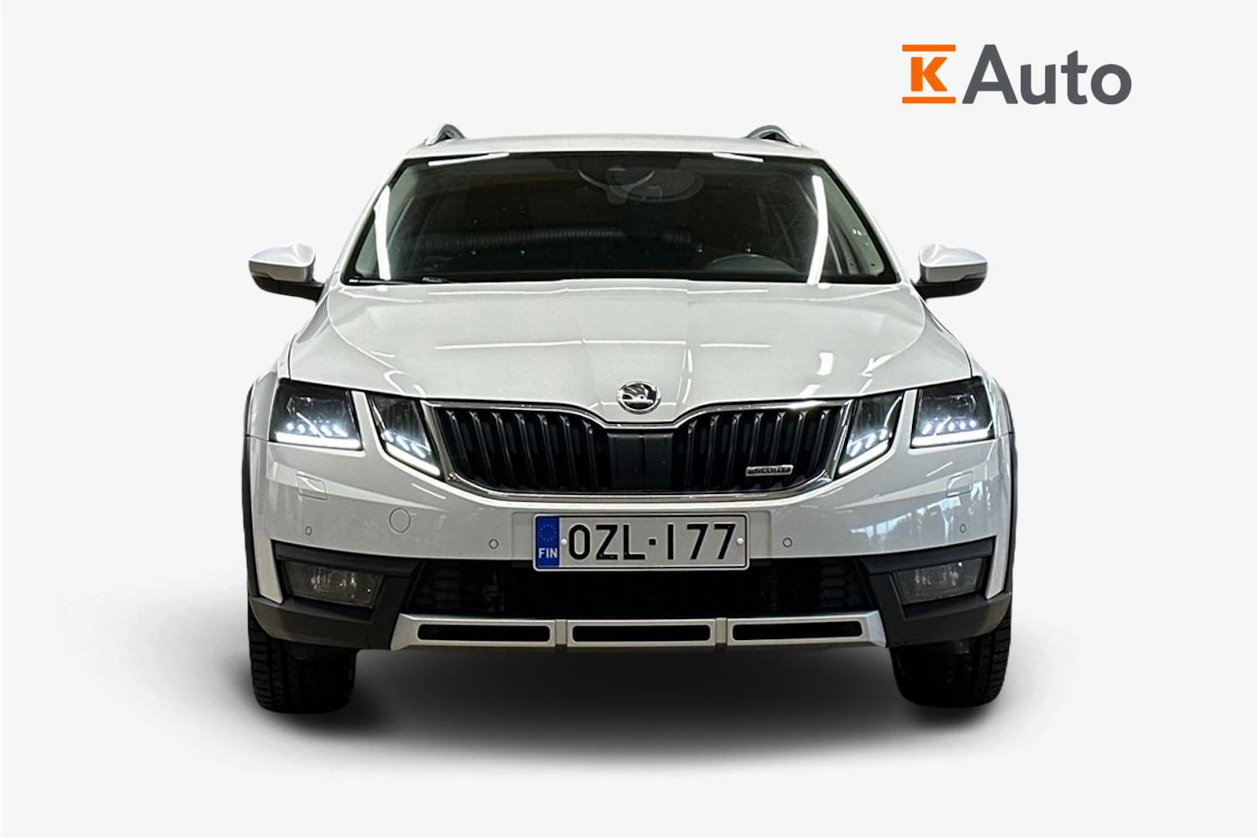 valkoinen Skoda Octavia 2020 kuva 4.