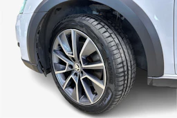 valkoinen Skoda Octavia 2020 kuva 9.