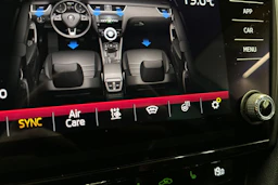 valkoinen Skoda Octavia 2020 kuva 16.