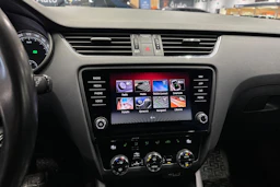 valkoinen Skoda Octavia 2020 kuva 17.