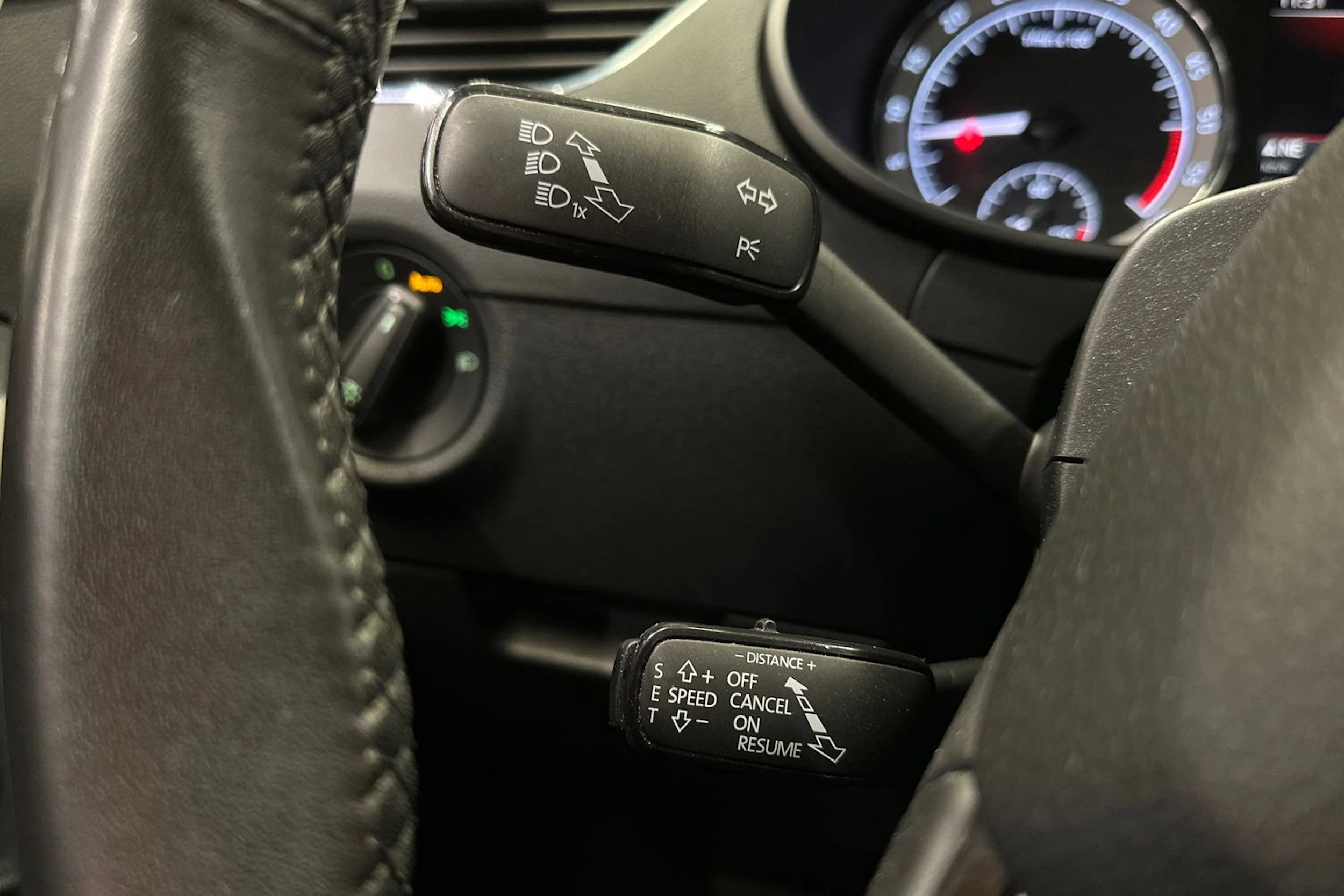valkoinen Skoda Octavia 2020 kuva 20.