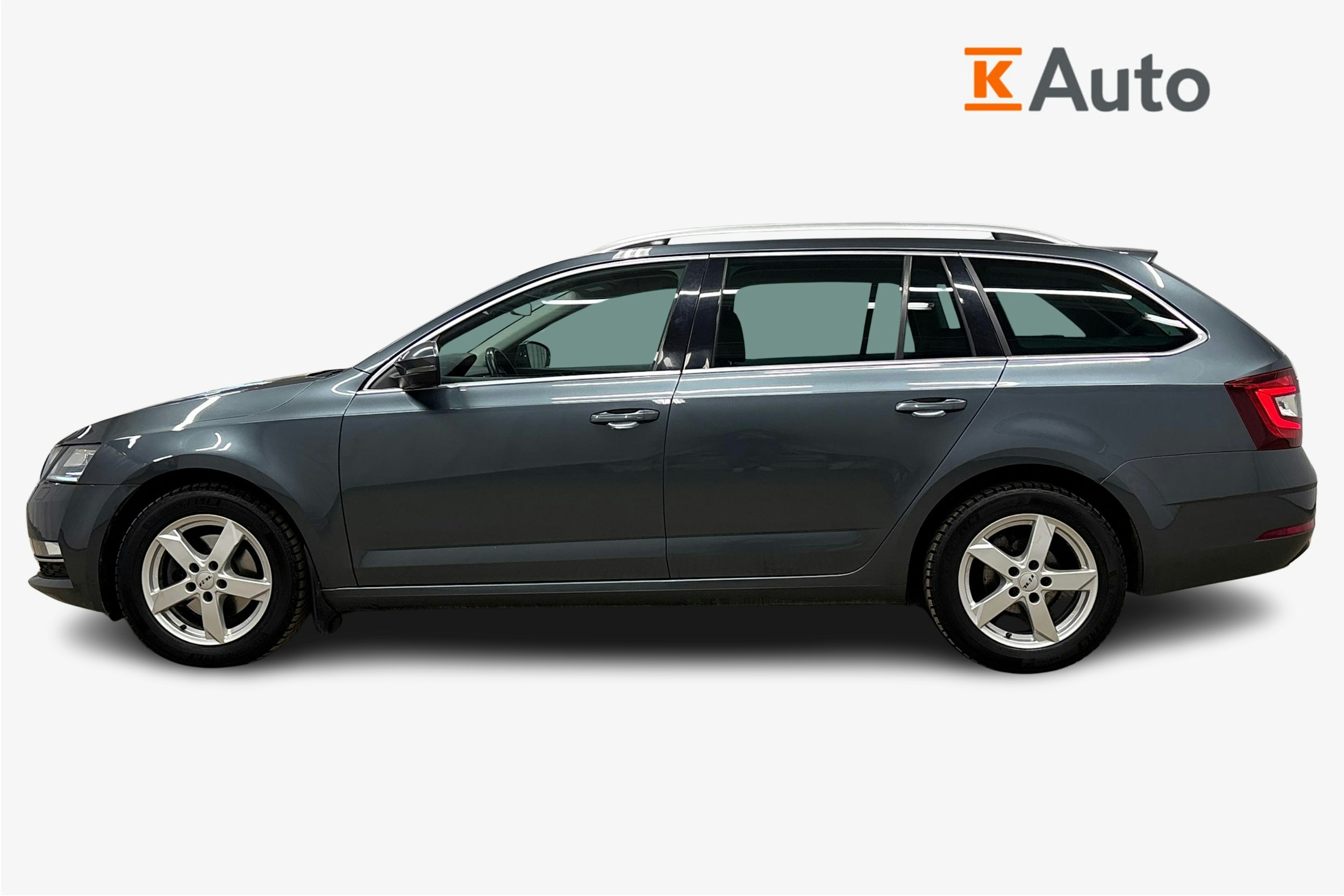 harmaa Skoda Octavia 2020 kuva 6.