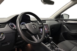 harmaa Skoda Octavia 2020 kuva 7.
