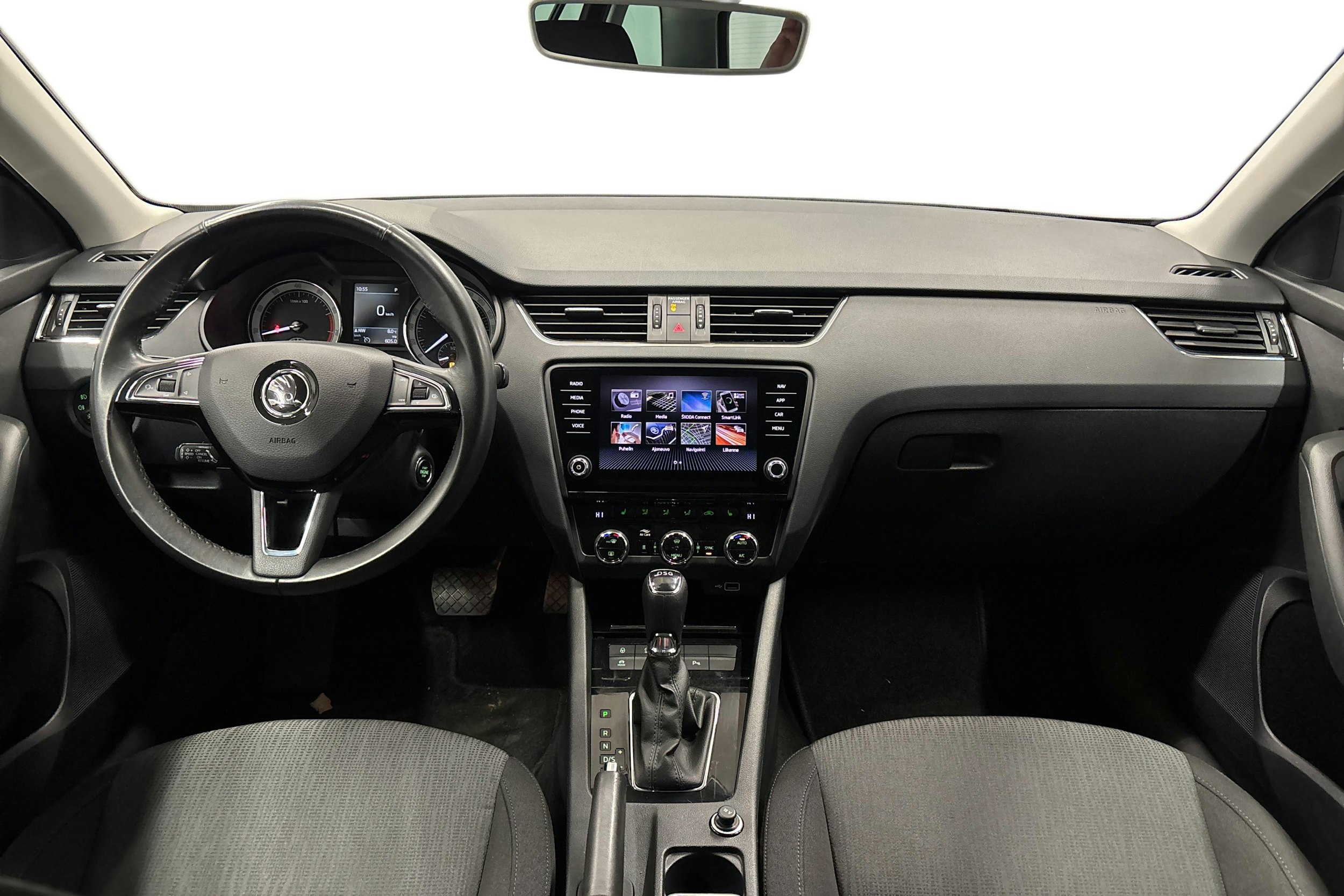 harmaa Skoda Octavia 2020 kuva 9.