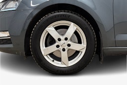 harmaa Skoda Octavia 2020 kuva 11.