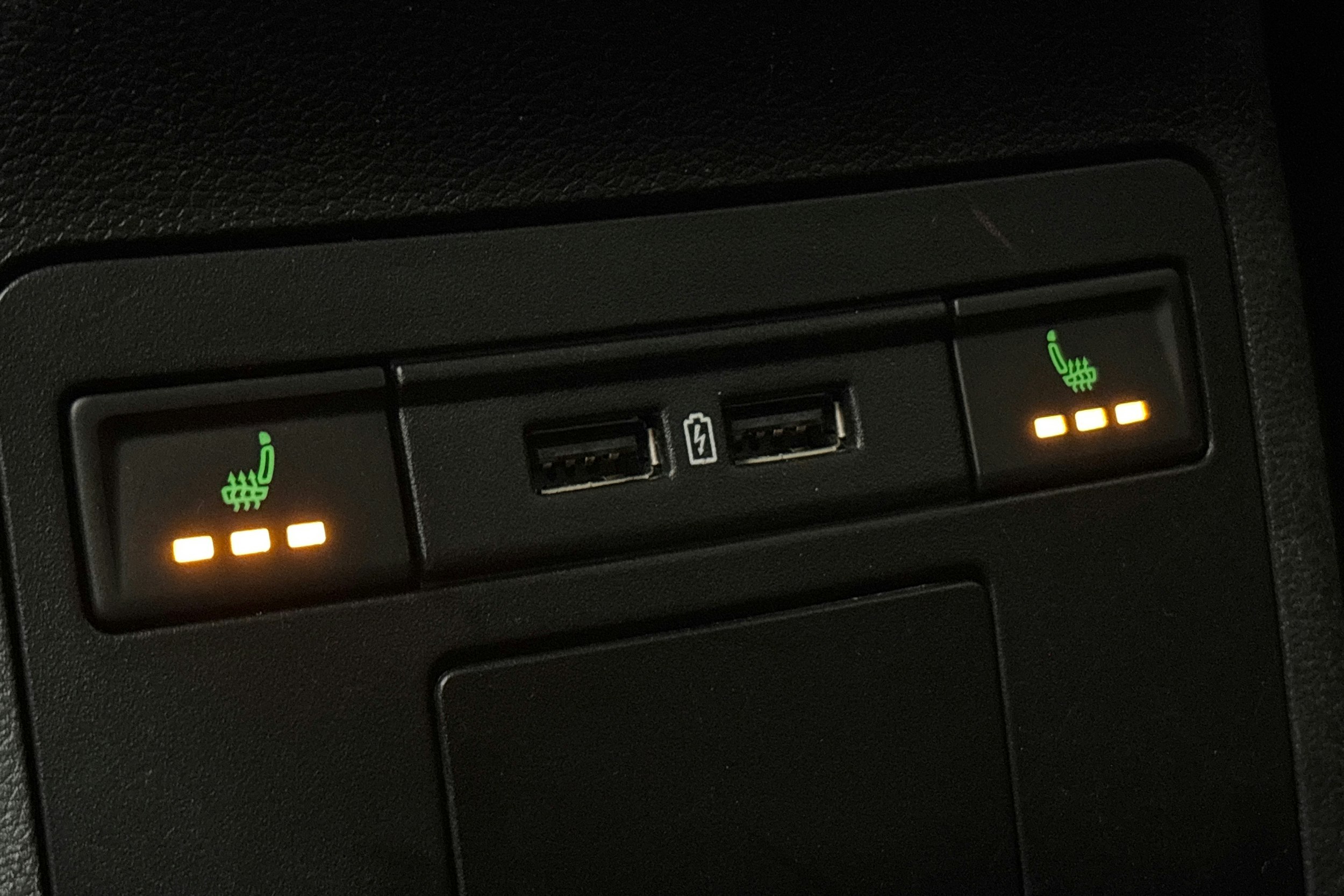 harmaa Skoda Octavia 2020 kuva 16.