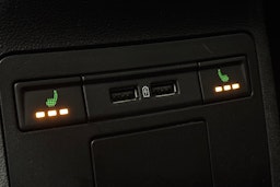 harmaa Skoda Octavia 2020 kuva 16.