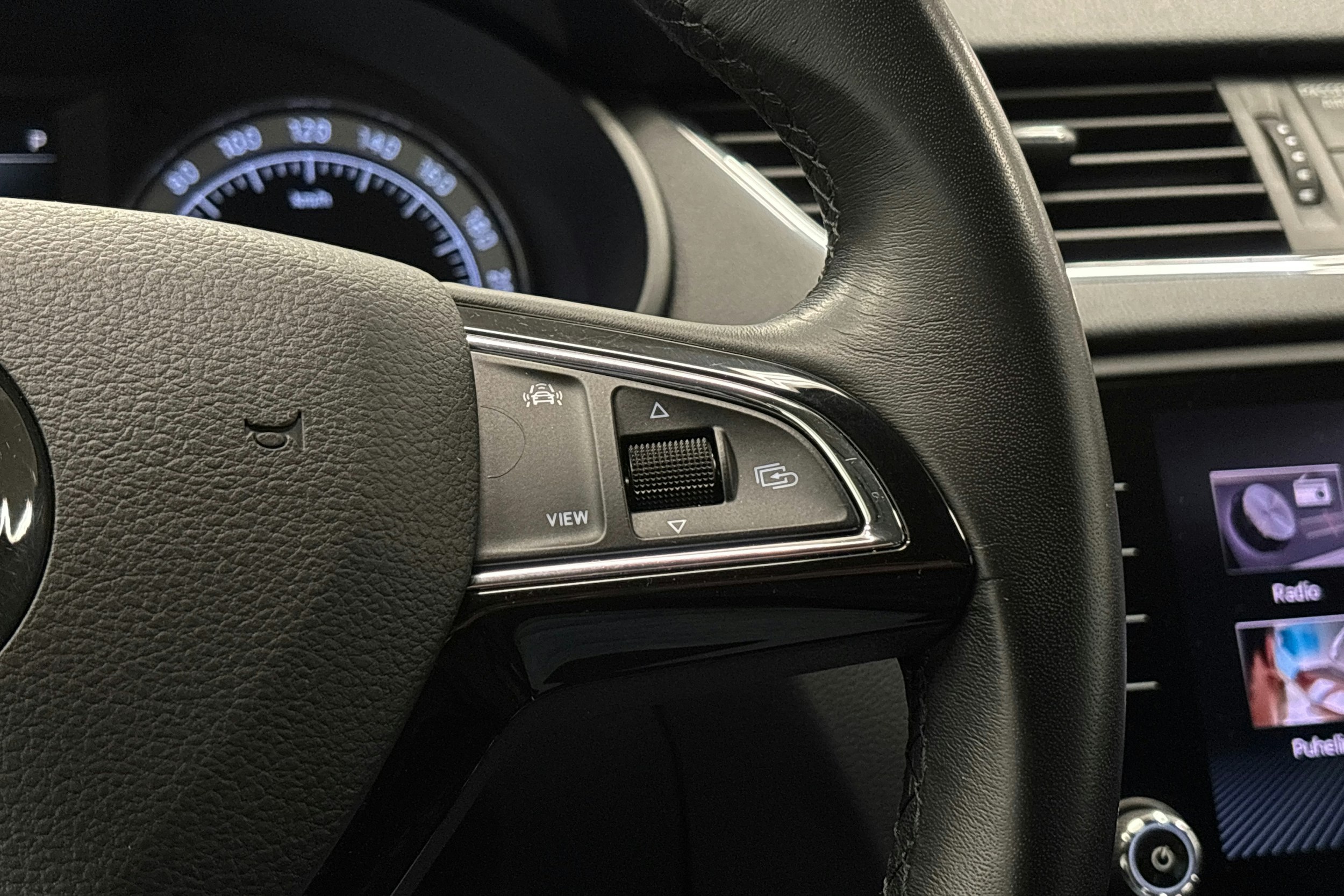 harmaa Skoda Octavia 2020 kuva 20.