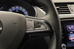 harmaa Skoda Octavia 2020 kuva 20.