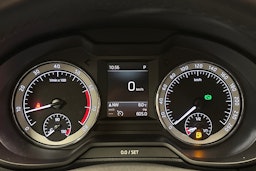 harmaa Skoda Octavia 2020 kuva 22.