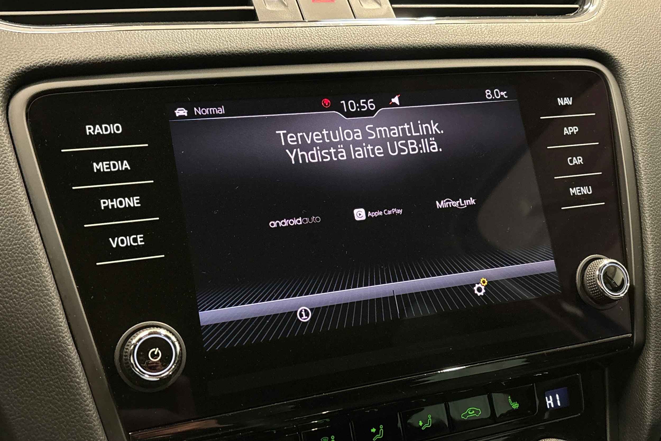 harmaa Skoda Octavia 2020 kuva 23.