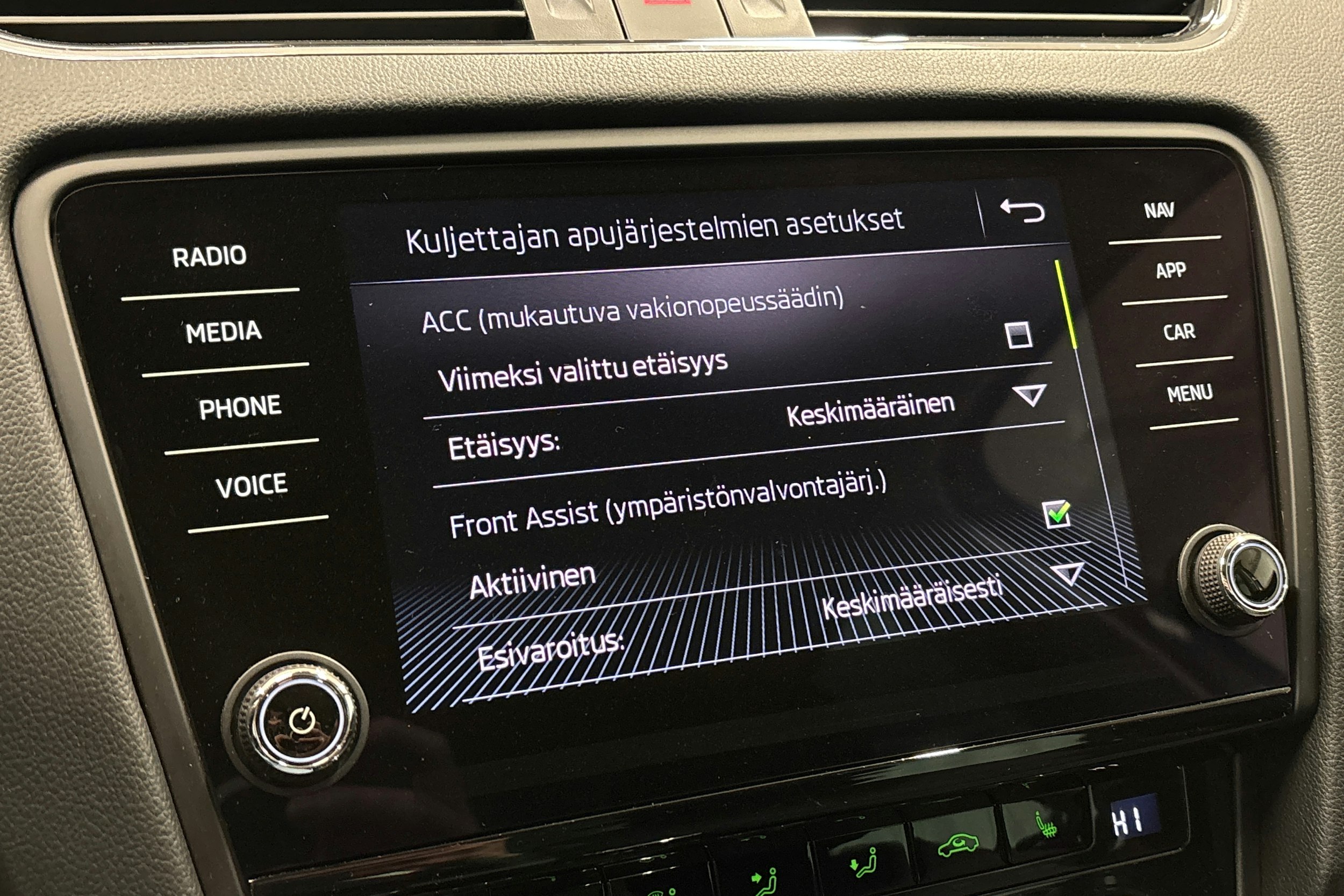 harmaa Skoda Octavia 2020 kuva 24.