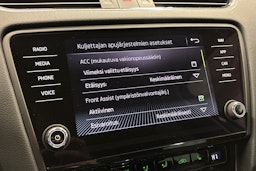 harmaa Skoda Octavia 2020 kuva 24.