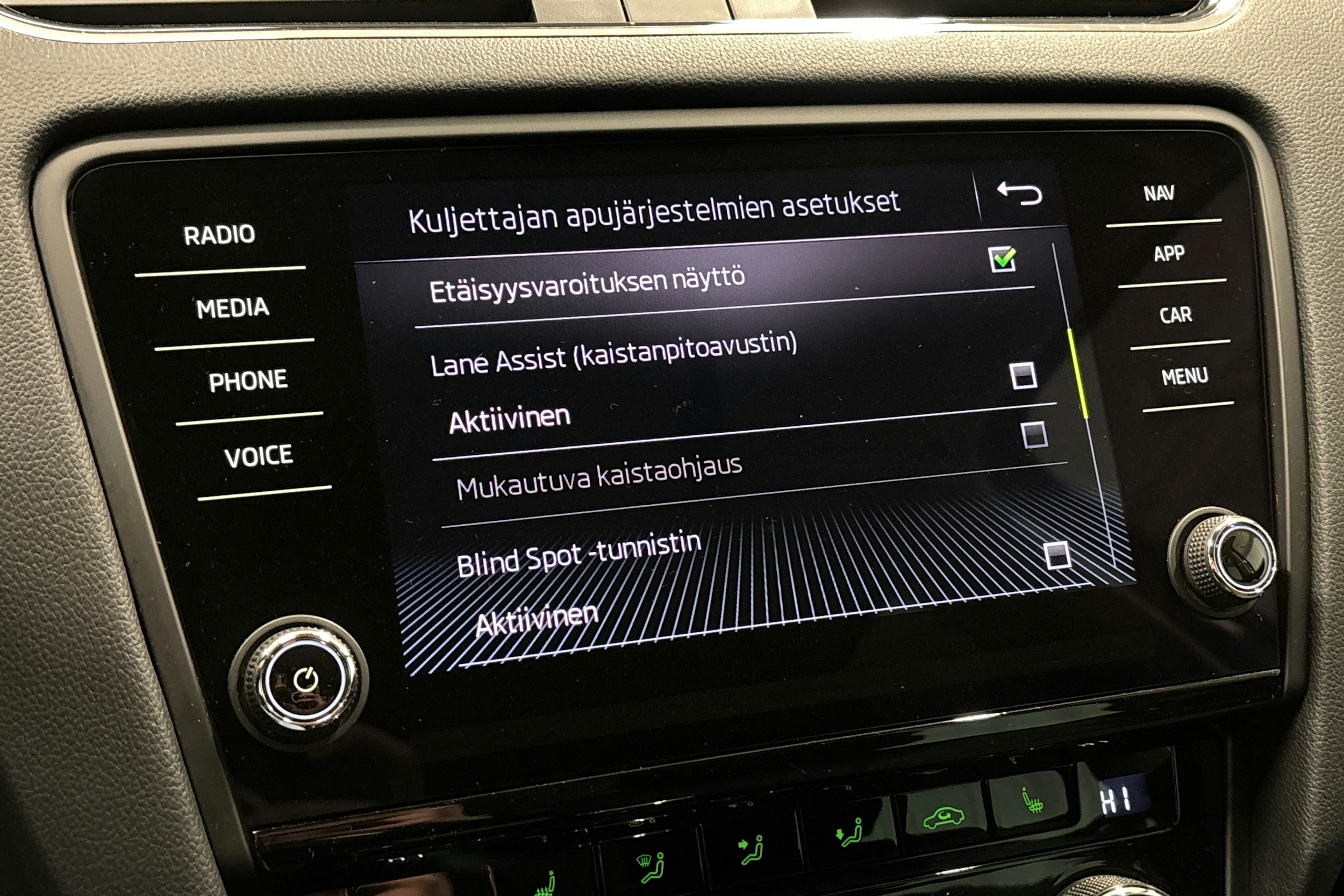 harmaa Skoda Octavia 2020 kuva 25.