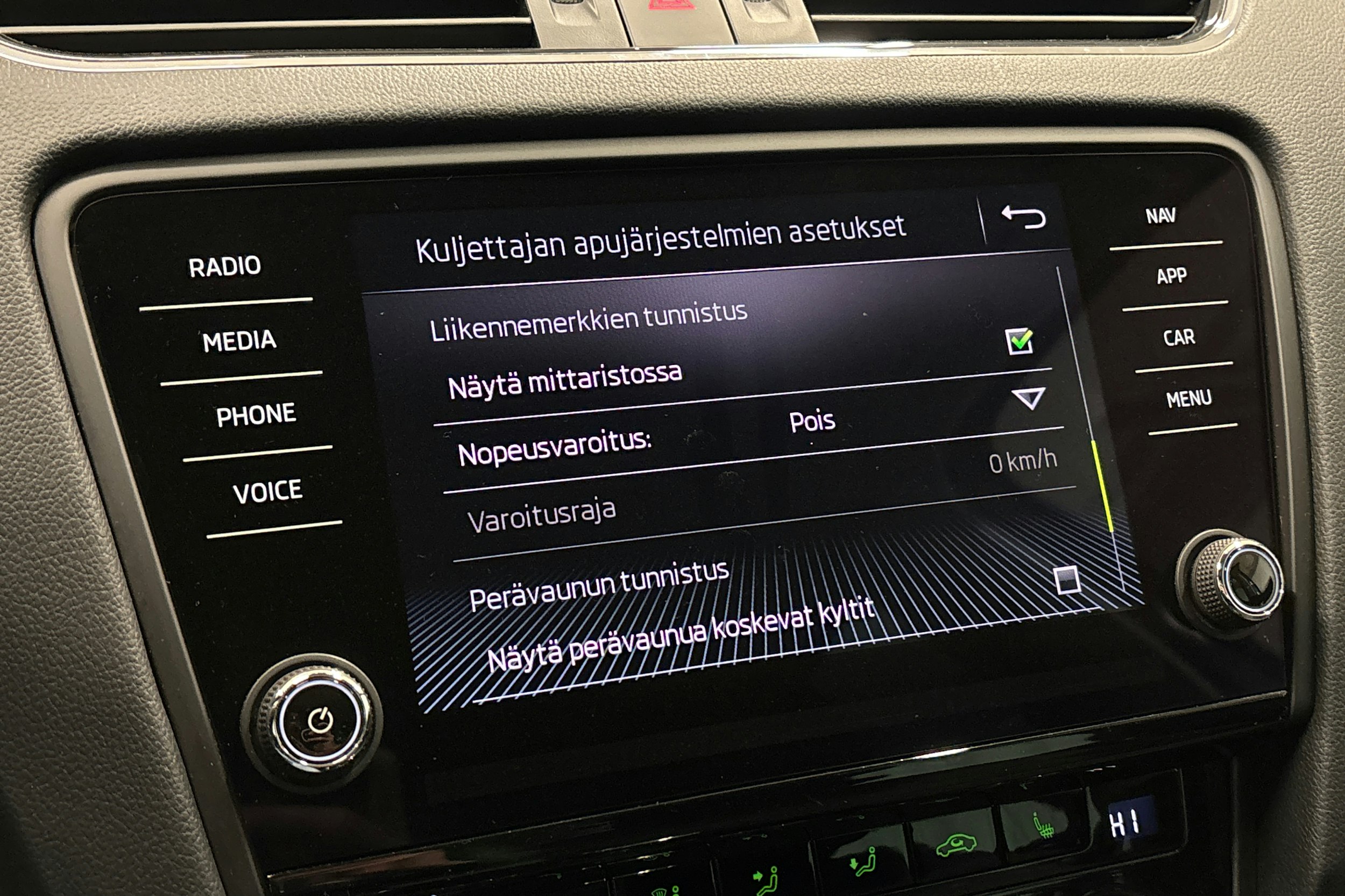 harmaa Skoda Octavia 2020 kuva 26.