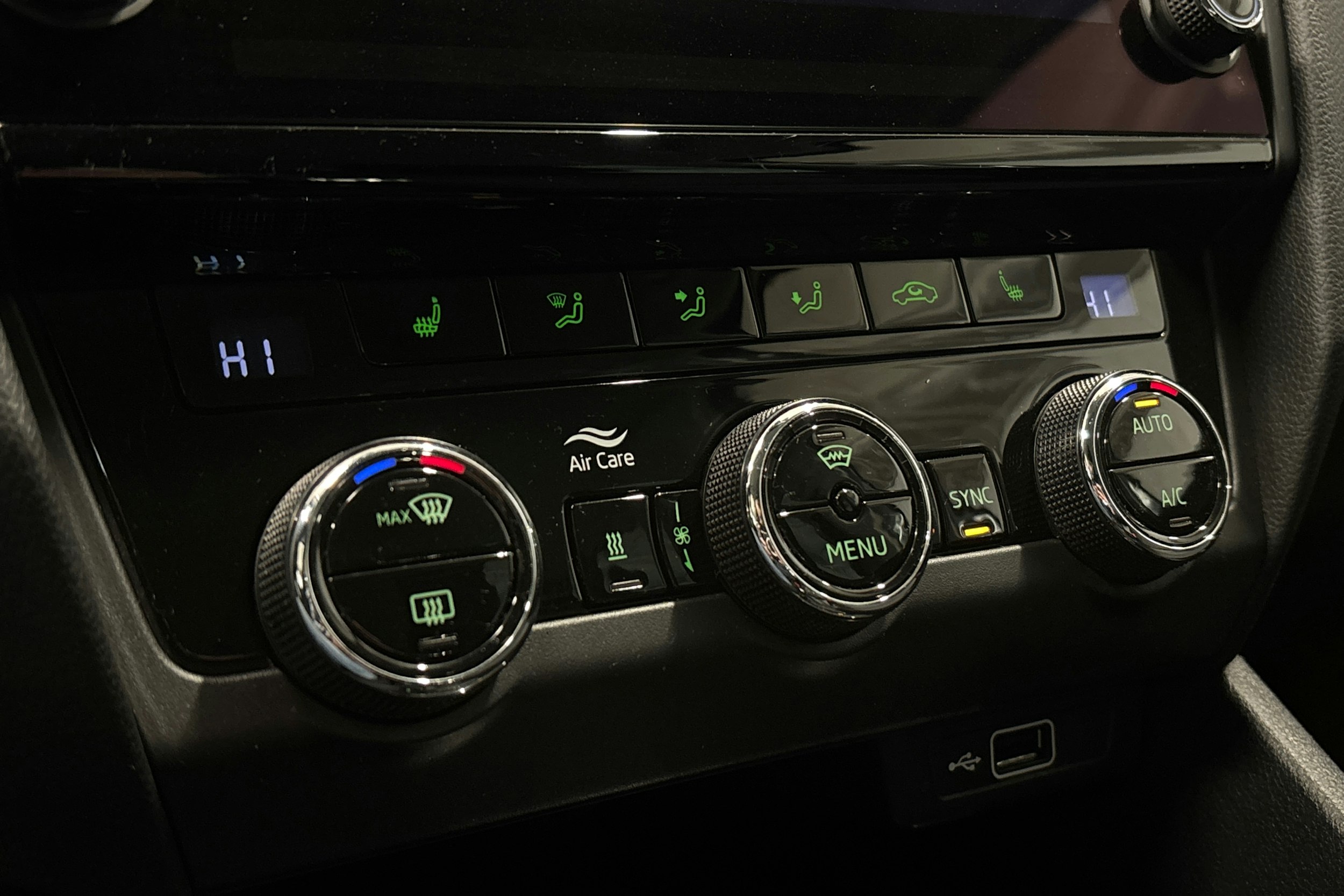 harmaa Skoda Octavia 2020 kuva 31.