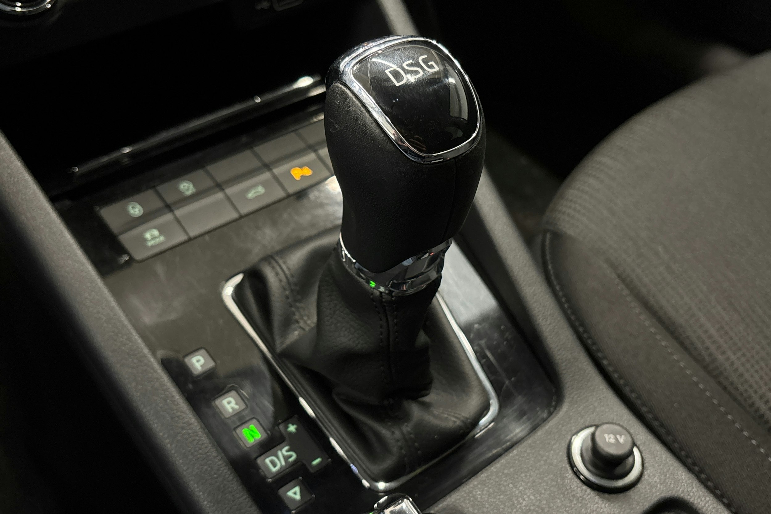 harmaa Skoda Octavia 2020 kuva 32.