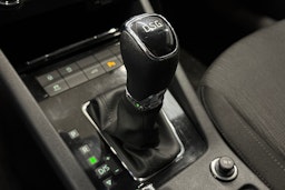 harmaa Skoda Octavia 2020 kuva 32.