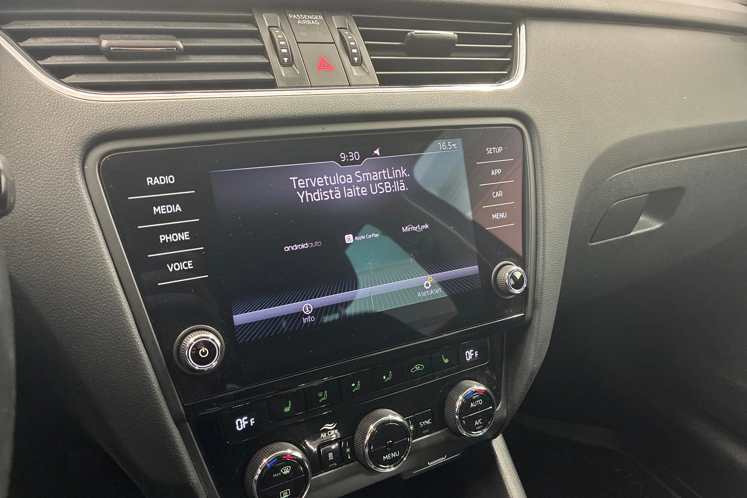 sininen Skoda Octavia 2020 kuva 16.