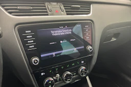 sininen Skoda Octavia 2020 kuva 16.