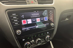 sininen Skoda Octavia 2020 kuva 17.