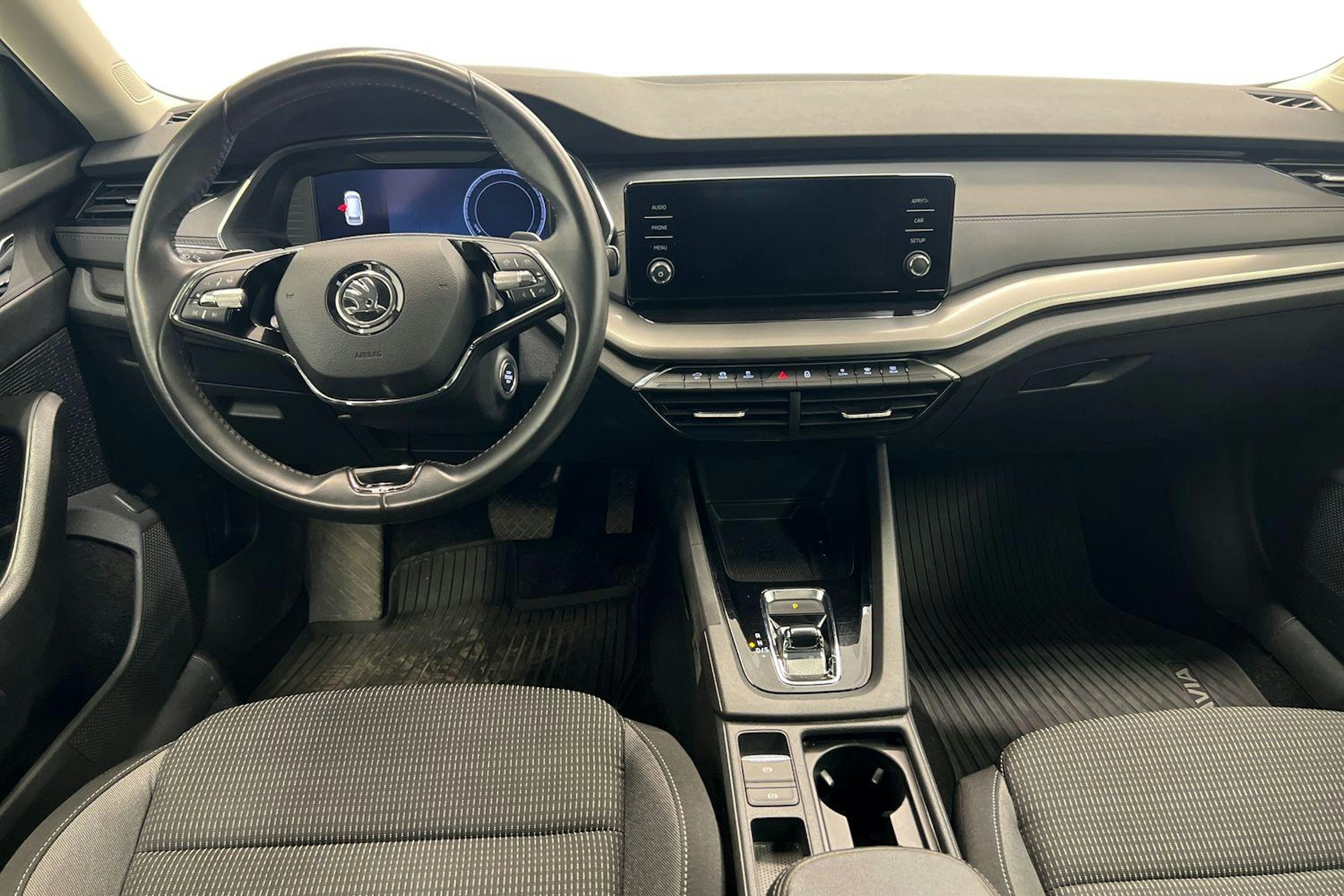 harmaa Skoda Octavia 2020 kuva 9.