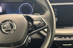 harmaa Skoda Octavia 2020 kuva 15.