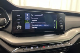 harmaa Skoda Octavia 2020 kuva 21.