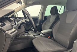 harmaa Skoda Octavia 2020 kuva 27.