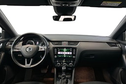 harmaa Skoda Octavia 2020 kuva 9.