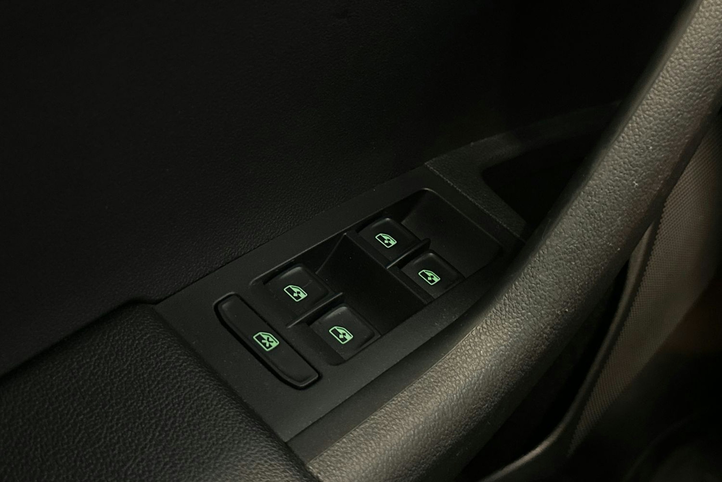 harmaa Skoda Octavia 2020 kuva 17.