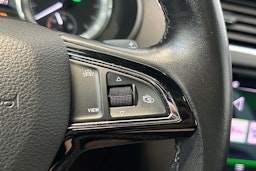 harmaa Skoda Octavia 2020 kuva 20.