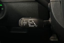 harmaa Skoda Octavia 2020 kuva 21.