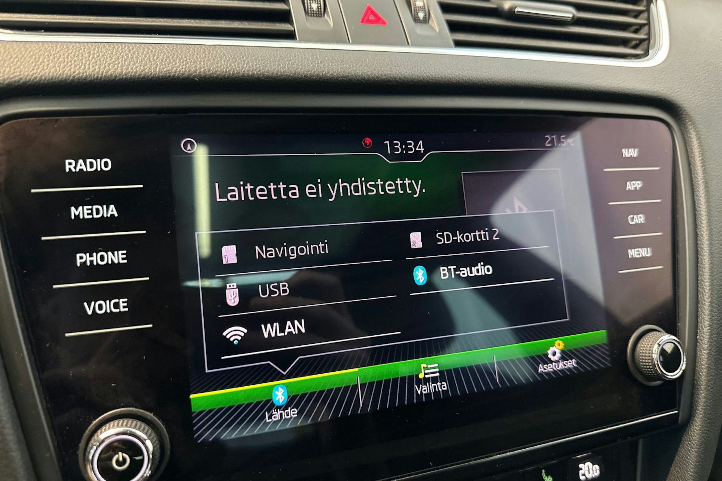 harmaa Skoda Octavia 2020 kuva 27.