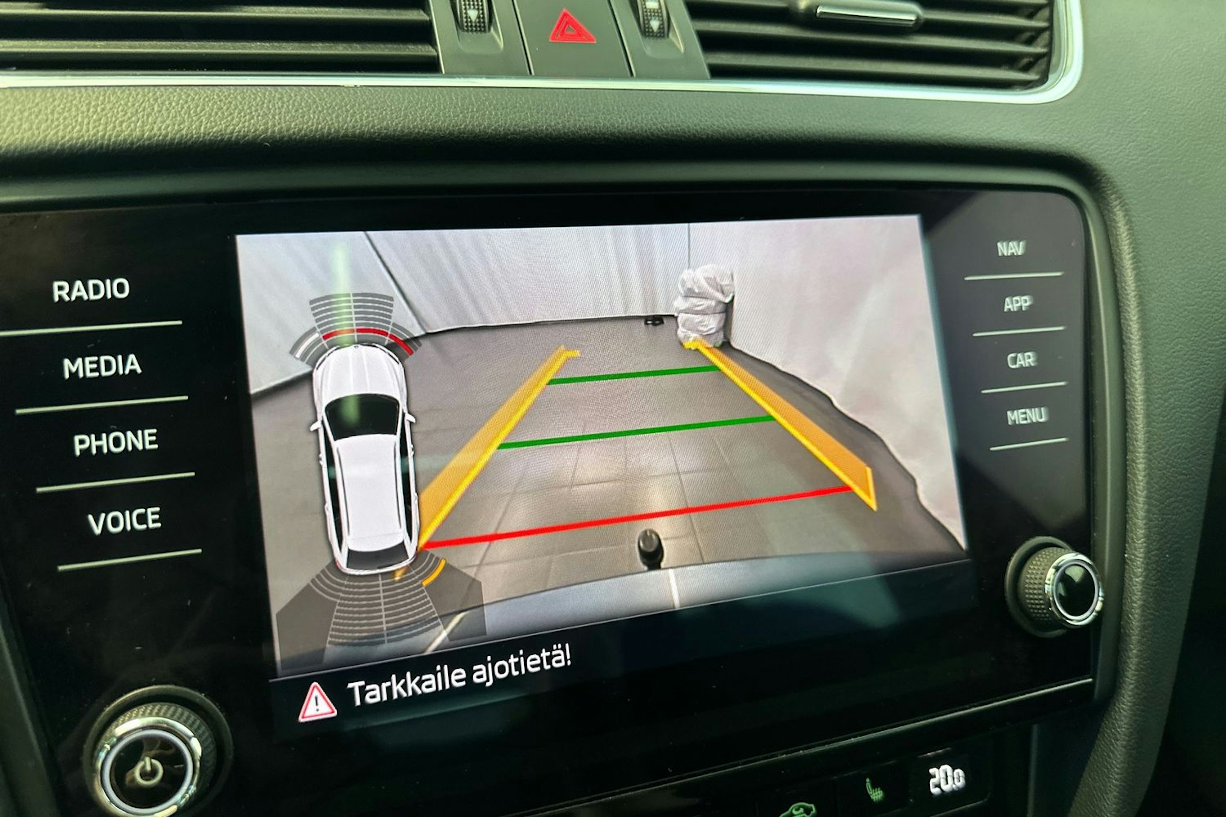 harmaa Skoda Octavia 2020 kuva 28.