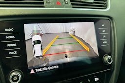 harmaa Skoda Octavia 2020 kuva 28.