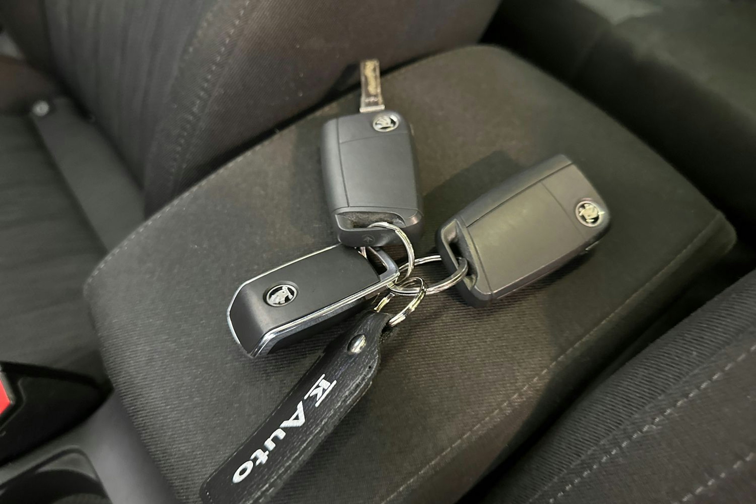 harmaa Skoda Octavia 2020 kuva 30.