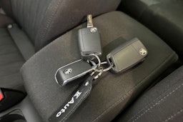 harmaa Skoda Octavia 2020 kuva 30.