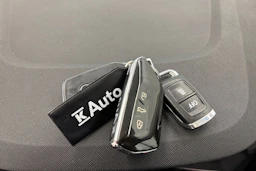 valkoinen Skoda Octavia 2021 kuva 23.