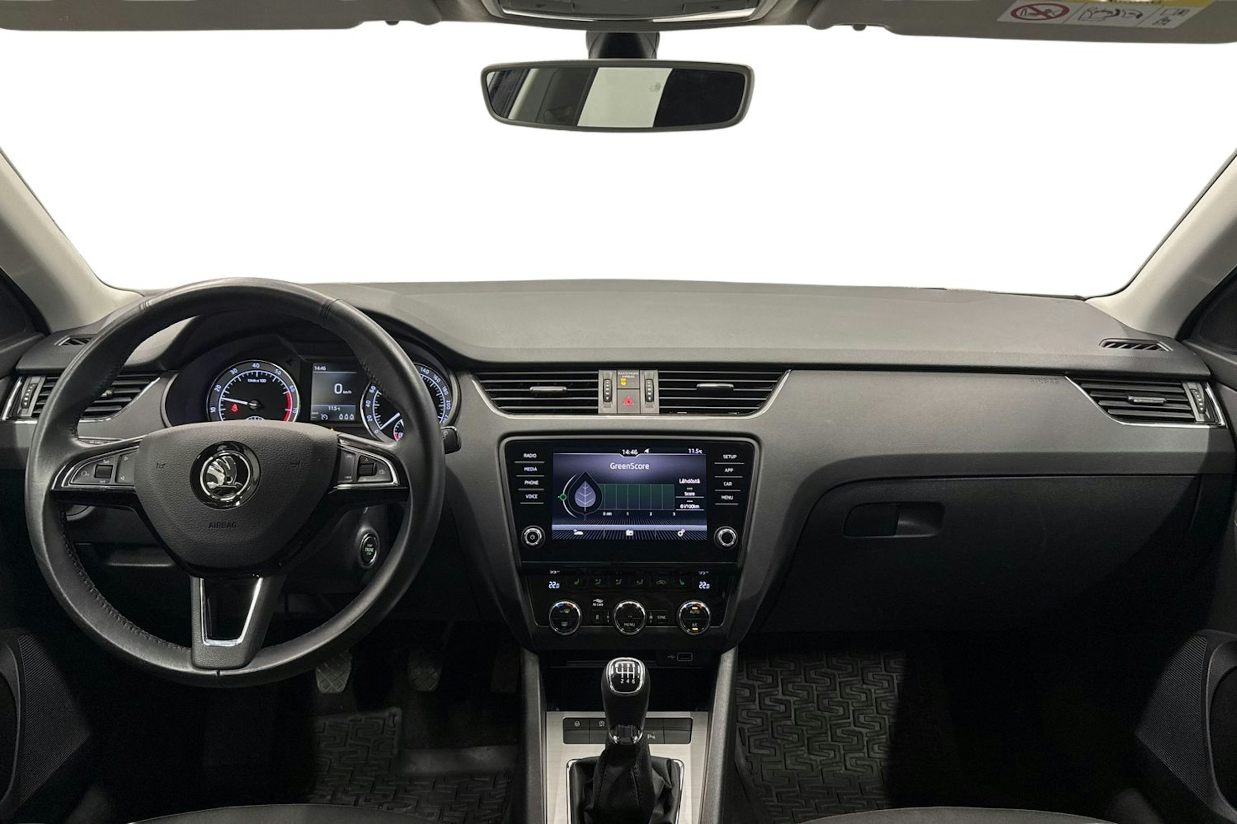 musta Skoda Octavia 2020 kuva 9.