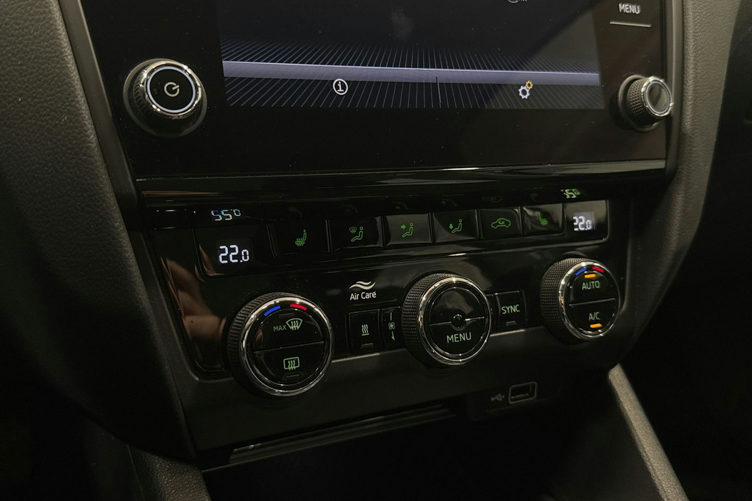 musta Skoda Octavia 2020 kuva 21.